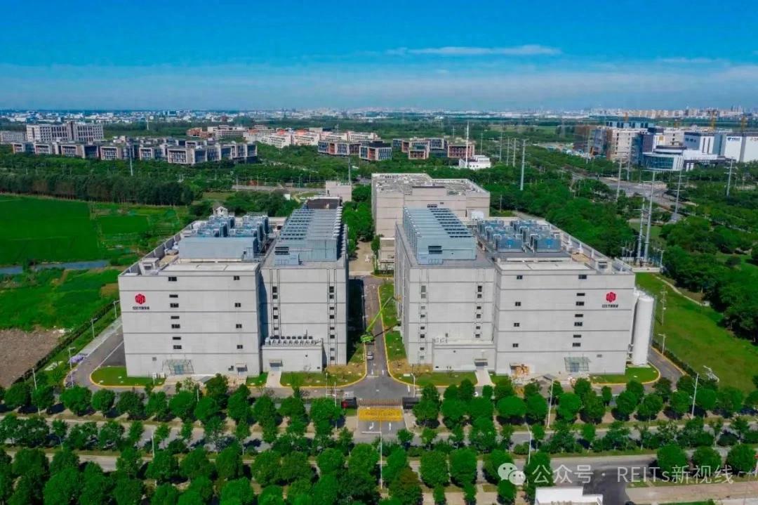 太火爆！首批两单数据中心REITs上市首日30CM涨停，专家解析背后逻辑