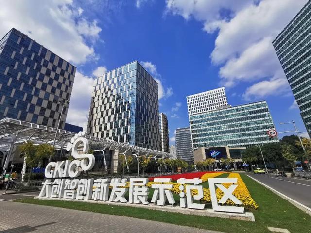 系列政策陆续落地 内地企业赴港上市积极有为