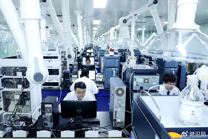 千亿美元减肥药赛道激战正酣: 国产药企加速突围 差异化创新成关键