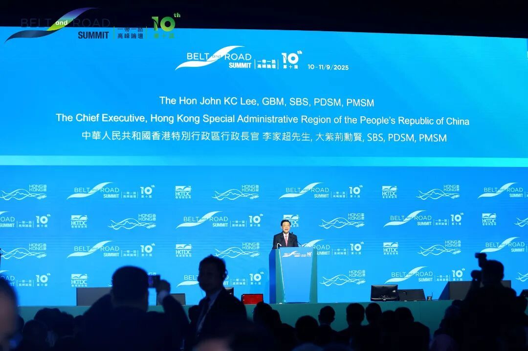 中国国际经济交流中心张永军:深化企业数智化转型 扩大服务业出海