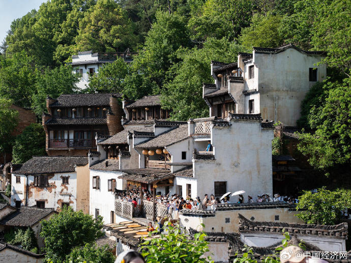 2025年上半年国内居民出游32.85亿人次、总花费3.15万亿元