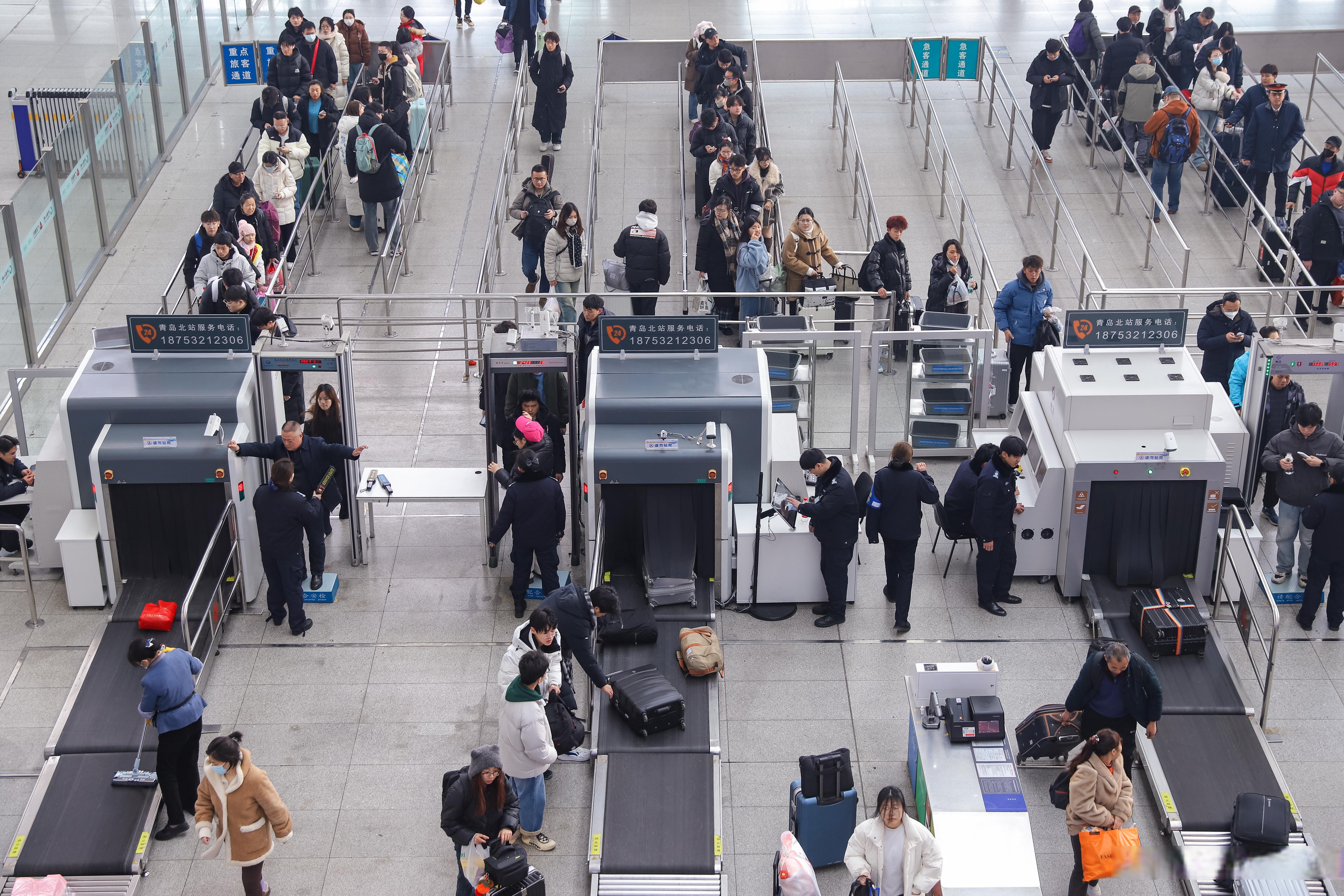 香港2025年前10个月访港旅客约4100万人次 同比增加12%