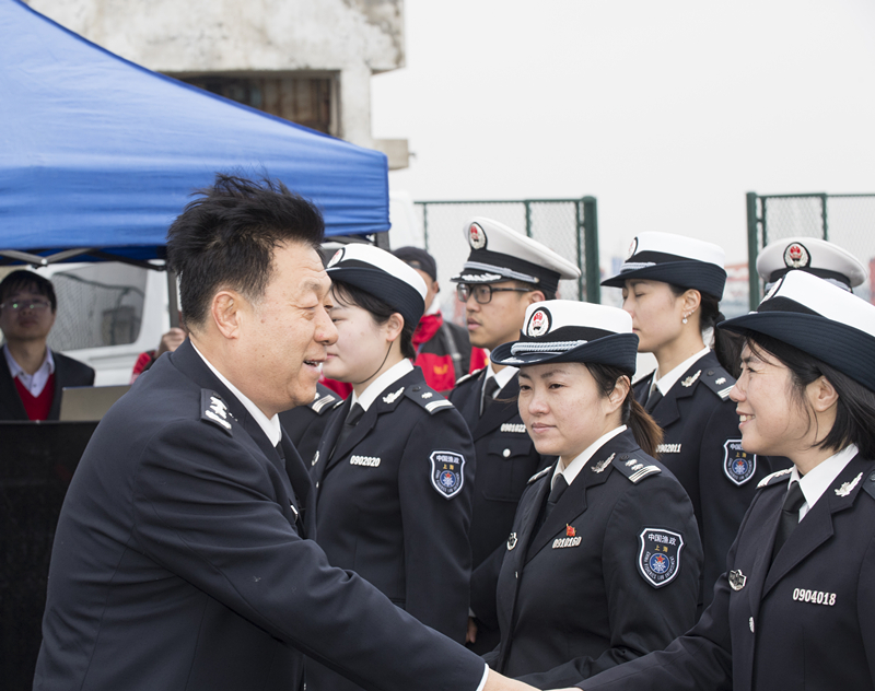 四地证监局同步亮剑 重拳打击违规减持现象