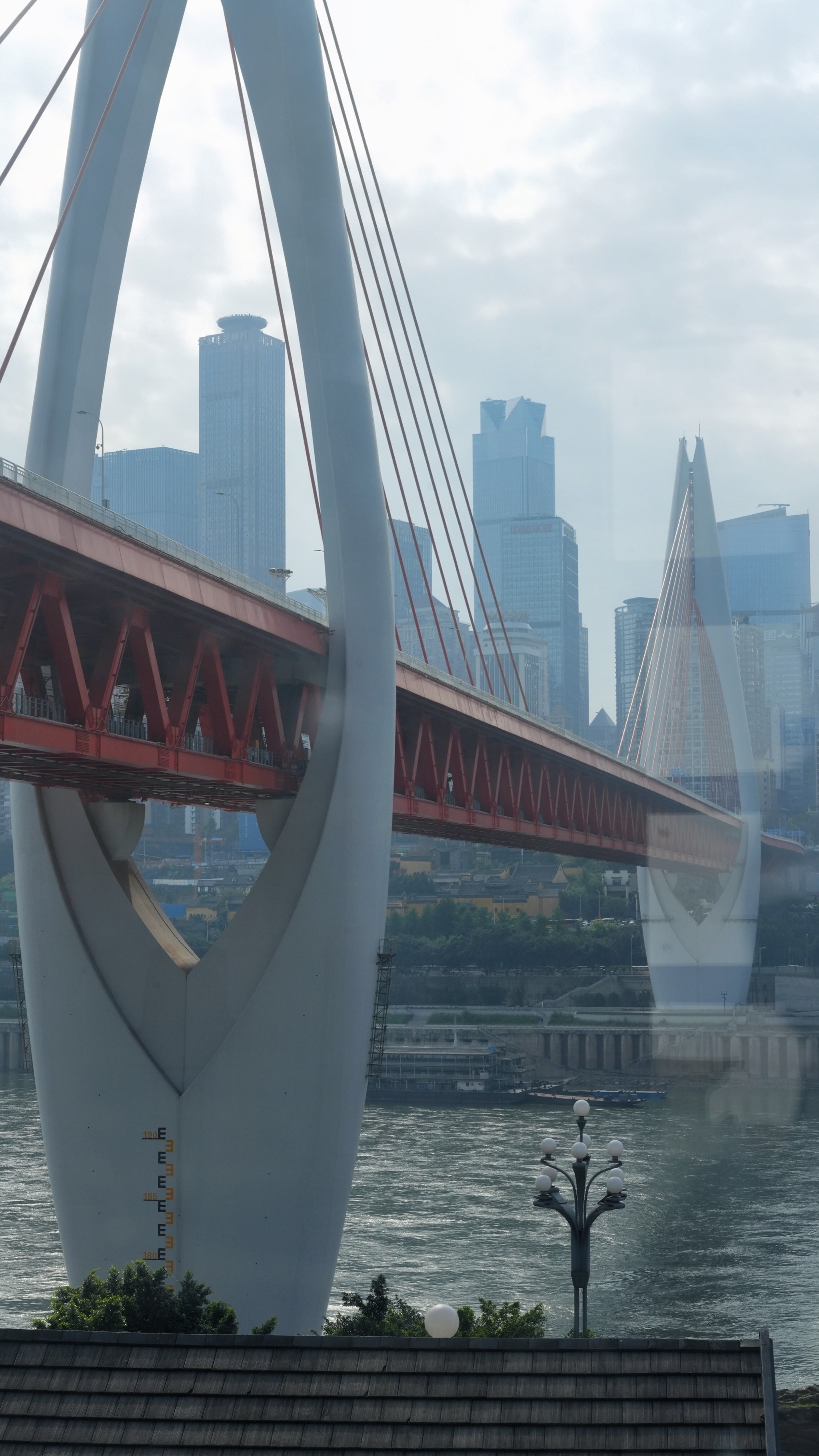 新春走基层｜重庆：百年老街激发消费新活力
