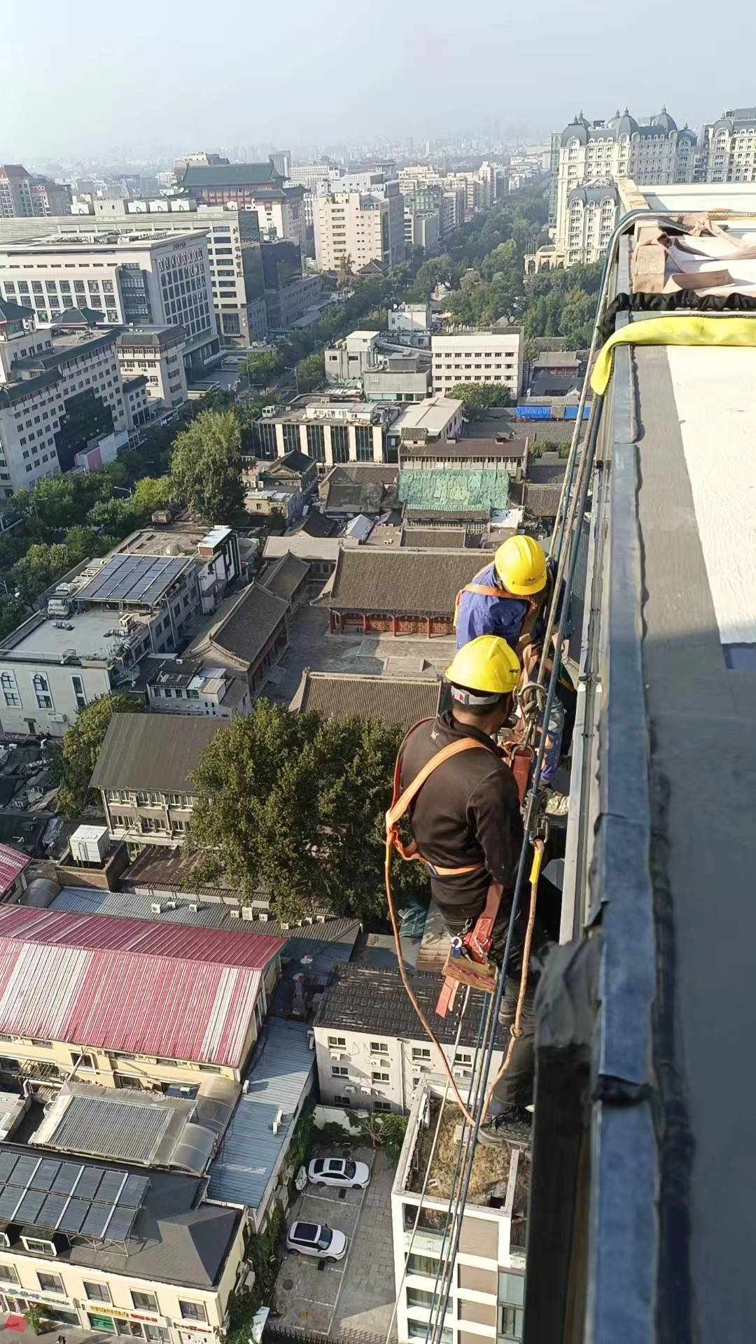 临空区大兴片区国际航空总部园 全国首创“水晶眼”玻璃幕窗全面安装启动