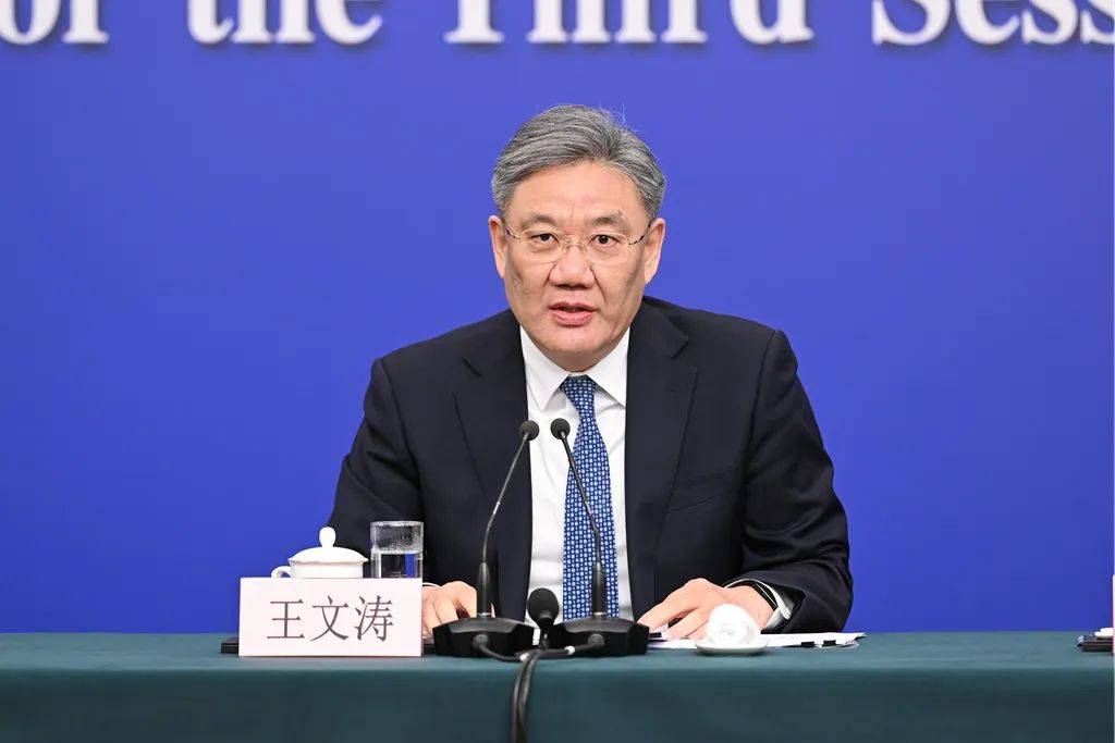 商务部：开展千县万镇新能源汽车消费季活动