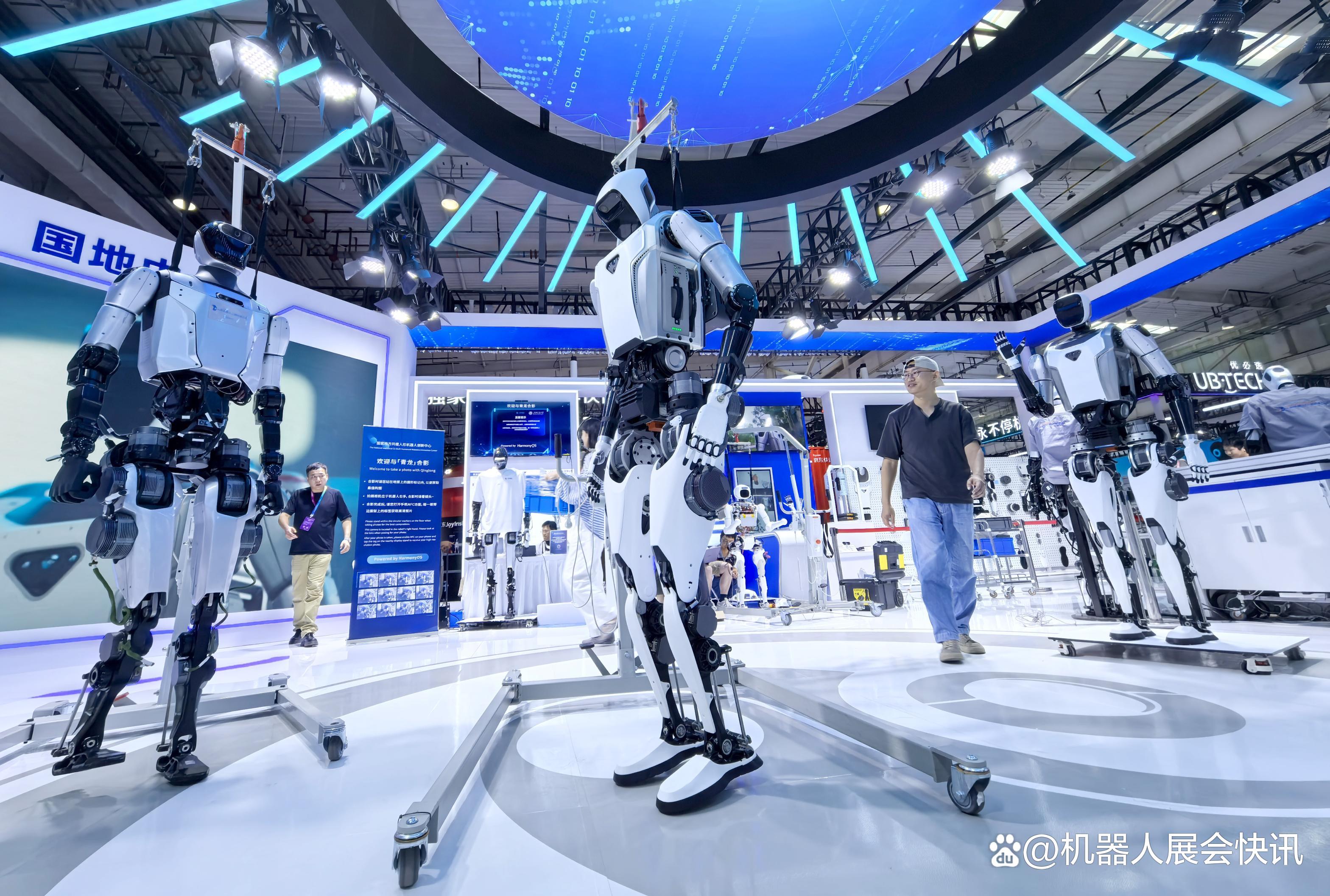 星动纪元携人形机器人产品矩阵亮相CES