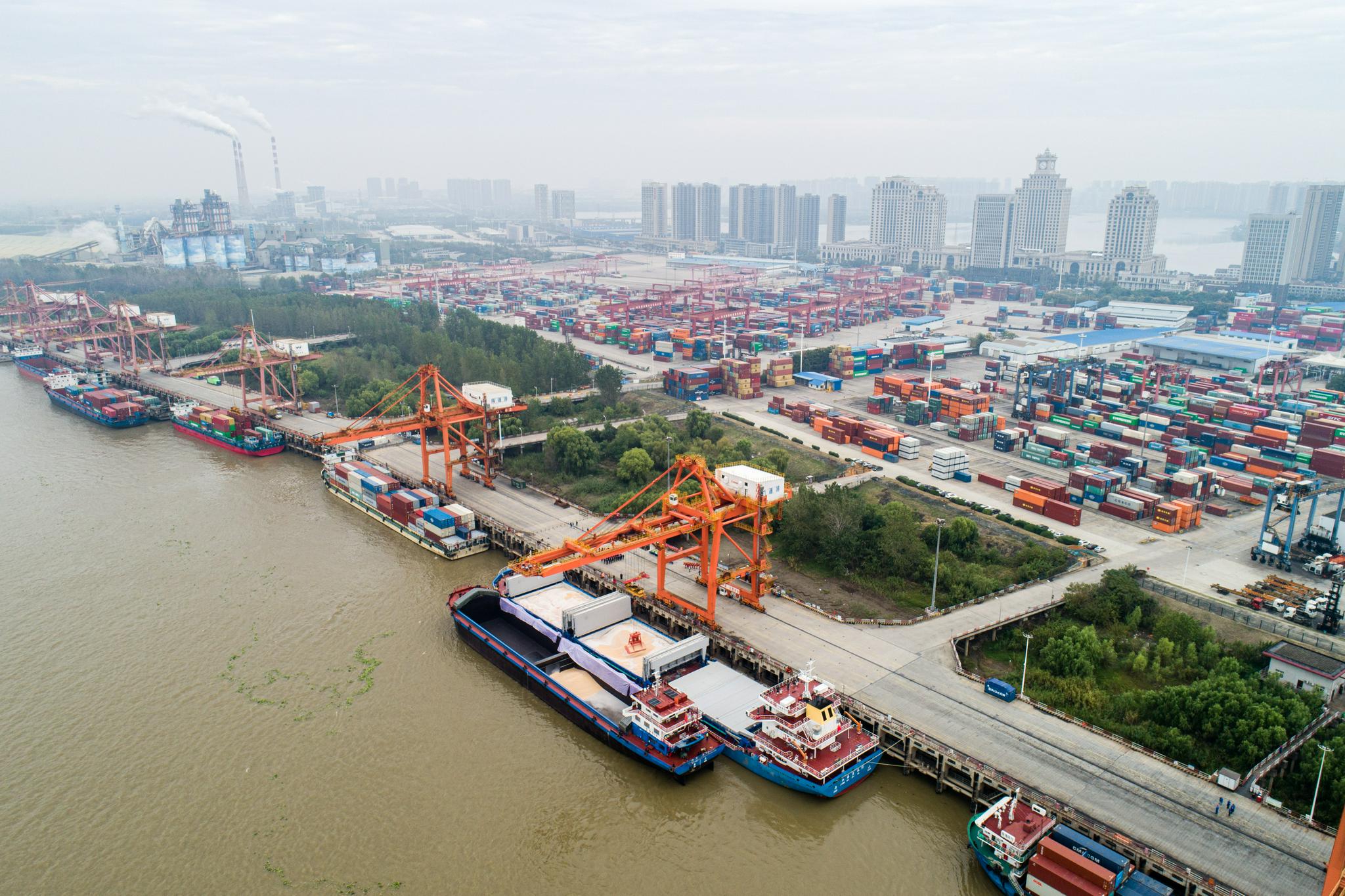 贸易强国建设稳步推进——解码“十四五”收官年的外贸答卷