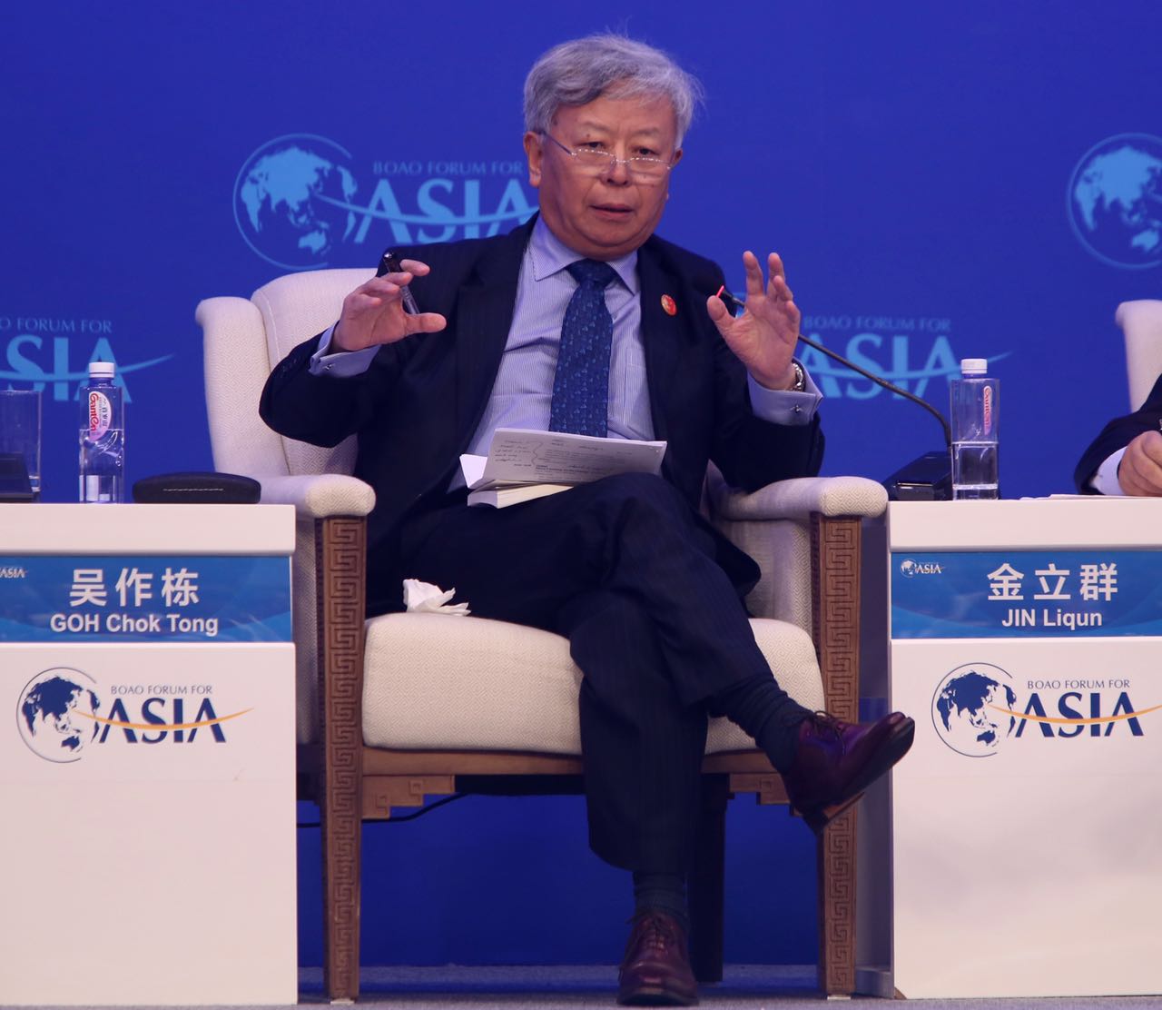 邹加怡出任亚洲基础设施投资银行行长