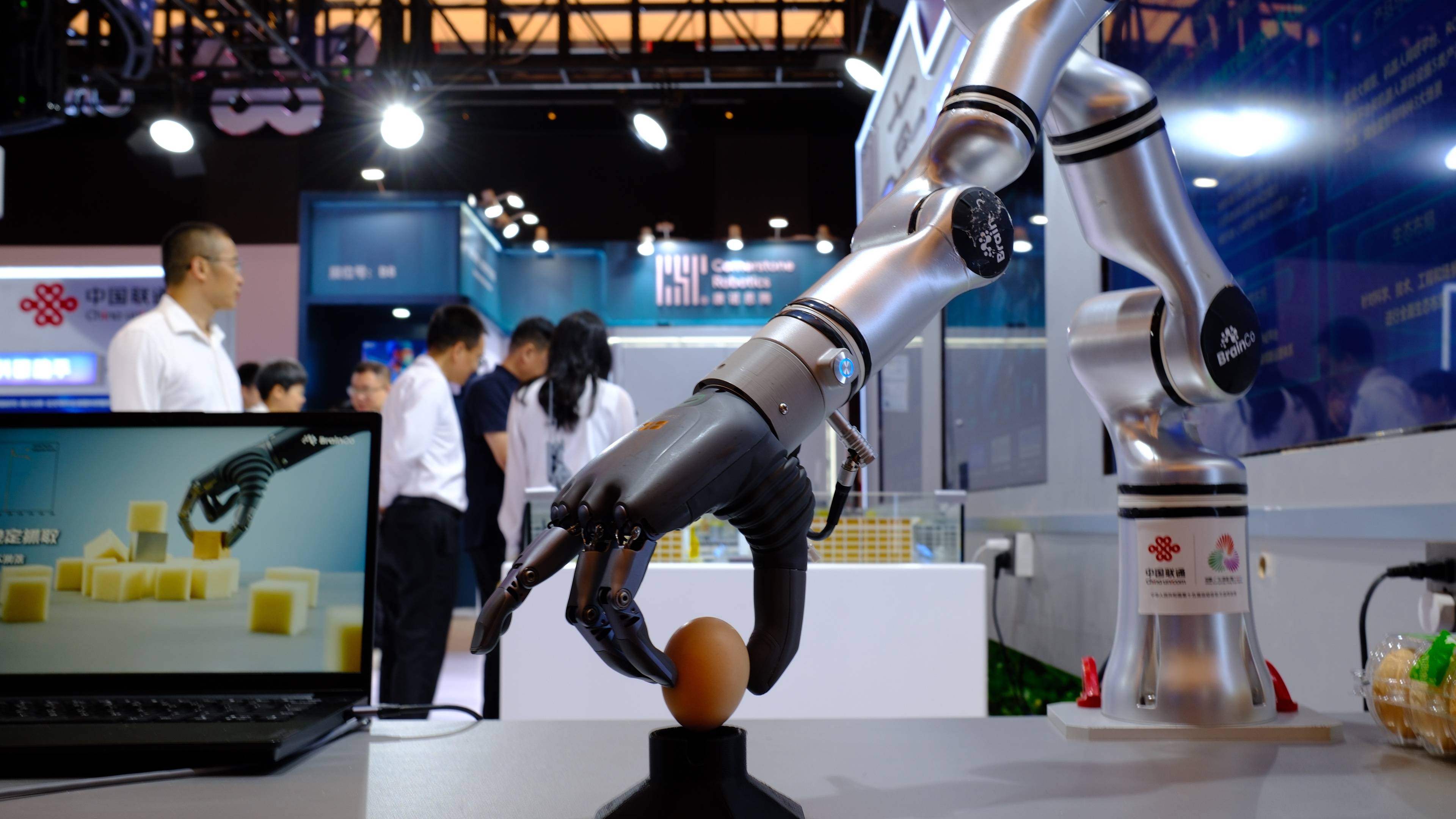 优质手术机器人“工资”更高