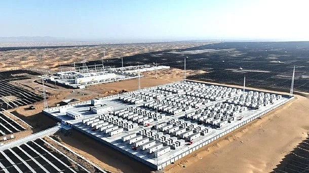 政策加码支持人形机器人发展 资金加仓十八股超亿元