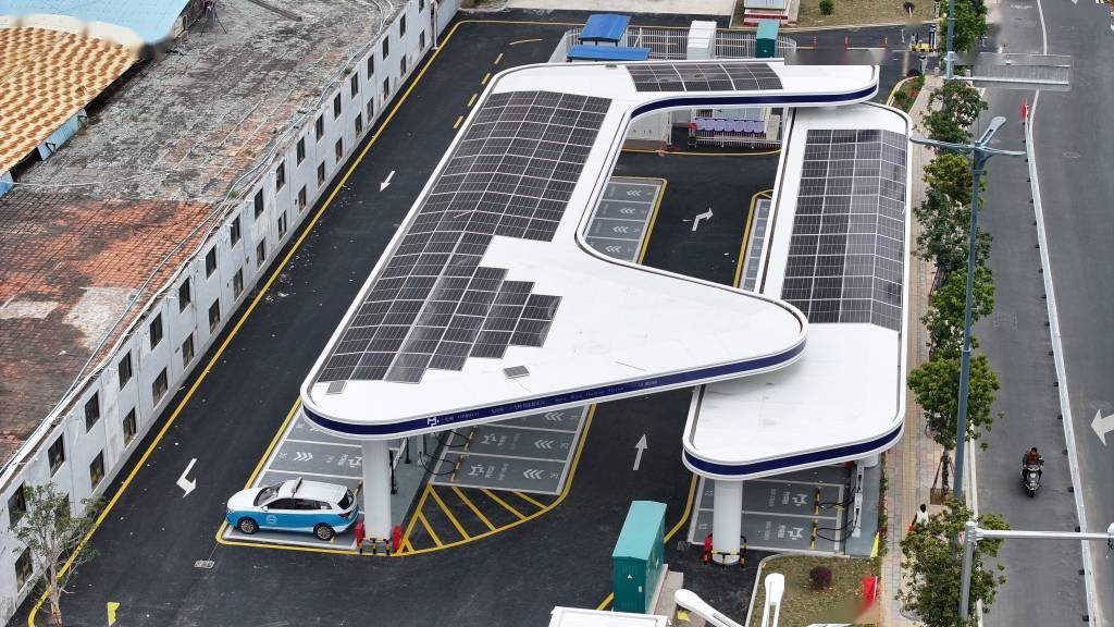 海南最大新能源重卡超充站投产