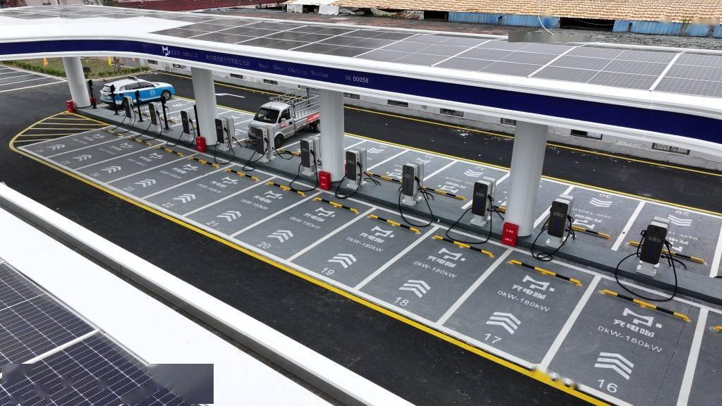 海南最大新能源重卡超充站投产