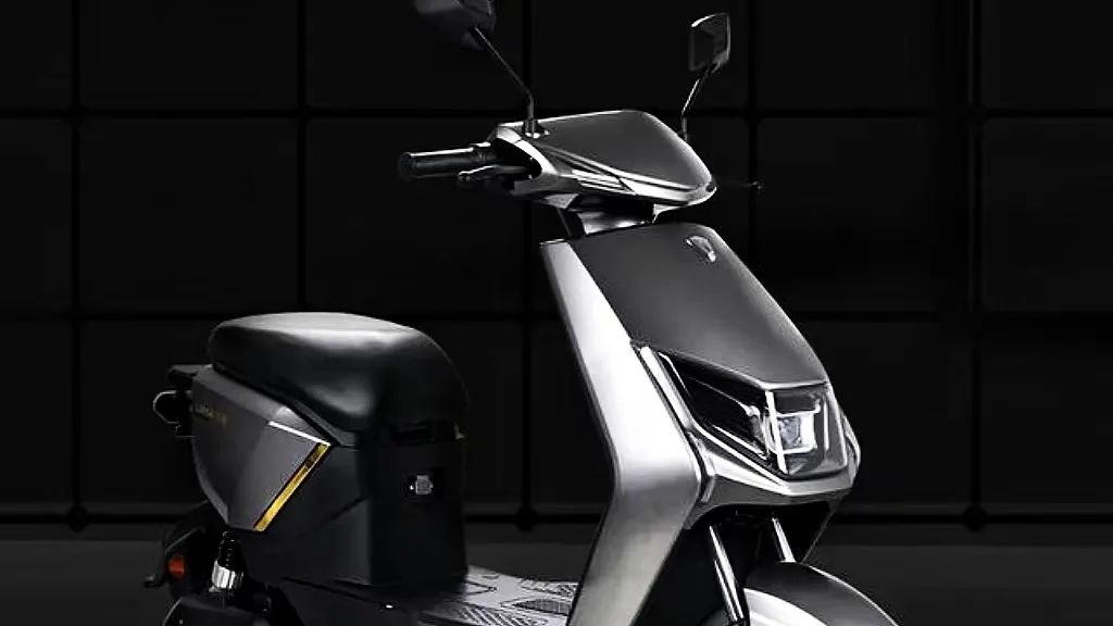 2月2日爱玛转债下跌1.55%，转股溢价率63.98%