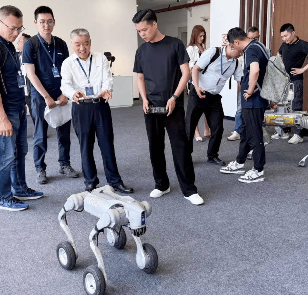 云深处科技:公司自主研发的四足机器人产品已在多个行业场景实现规模化落地