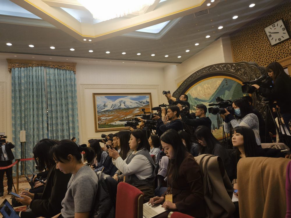 两会现场速递｜昂扬奋发 共赴新程——十四届全国人大四次会议首场“代表通道”扫描