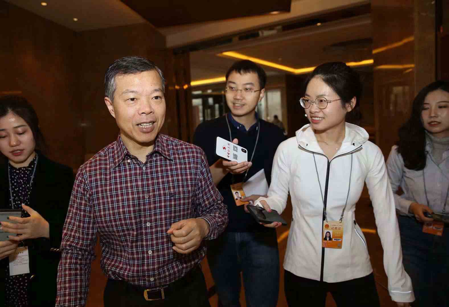 全国人大代表、中国人民银行辽宁省分行原行长付喜国：建议加快修订中国人民银行法